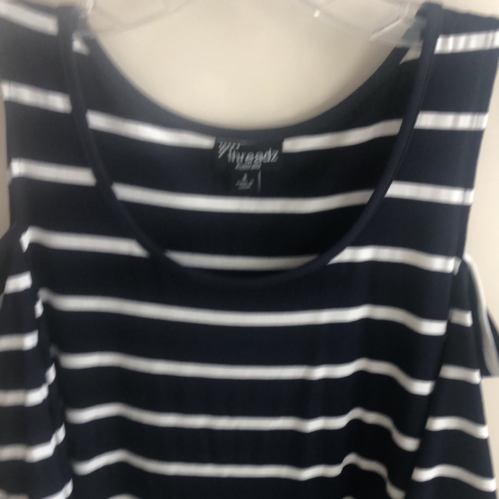 Threadz Australia Dress - Picture 2 of 5